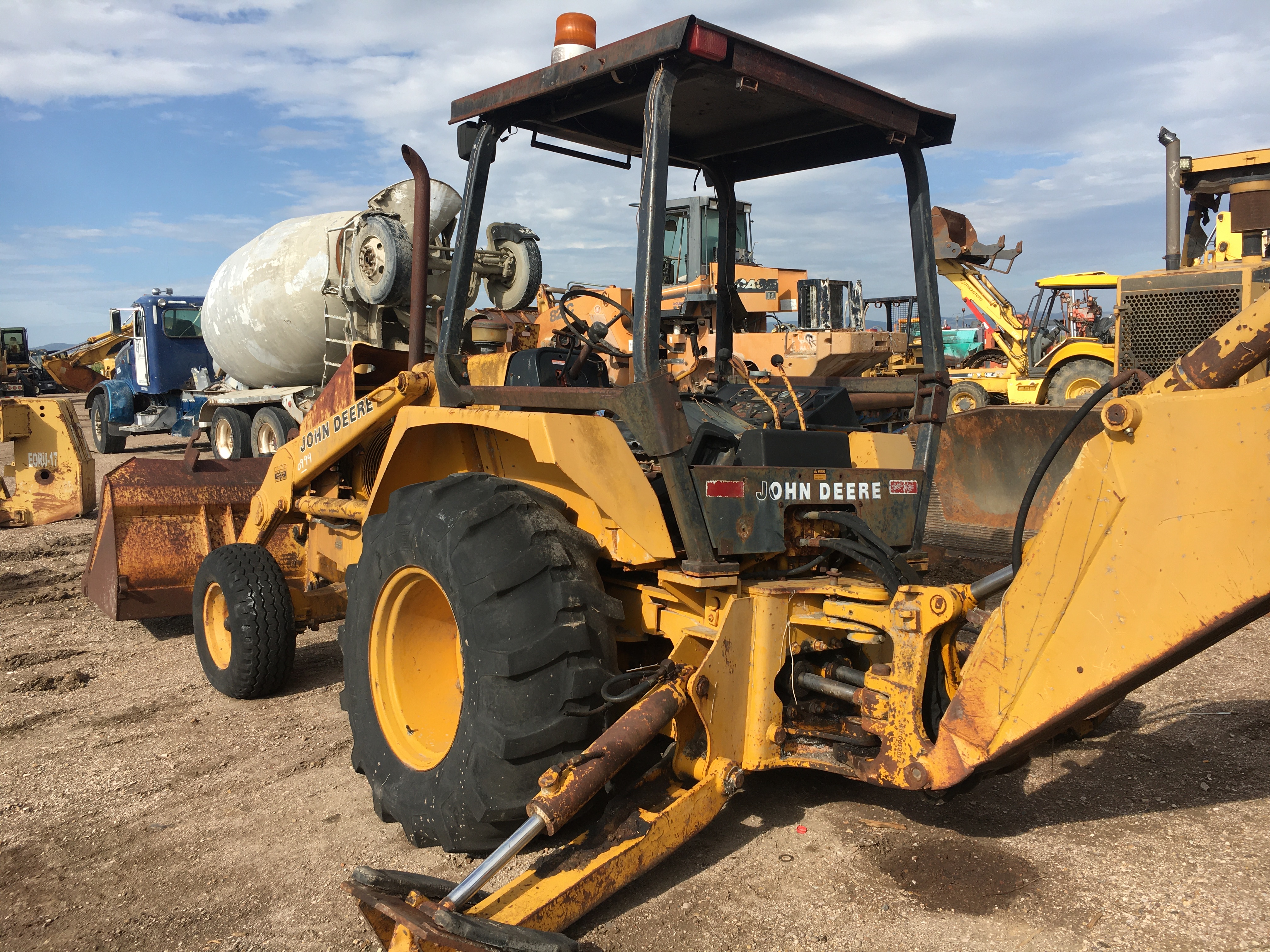 ./imagenes/INVOICE/2019/16915/RETROEXCAVADORA JOHN DEERE 310C PARA PARTES (34).JPG